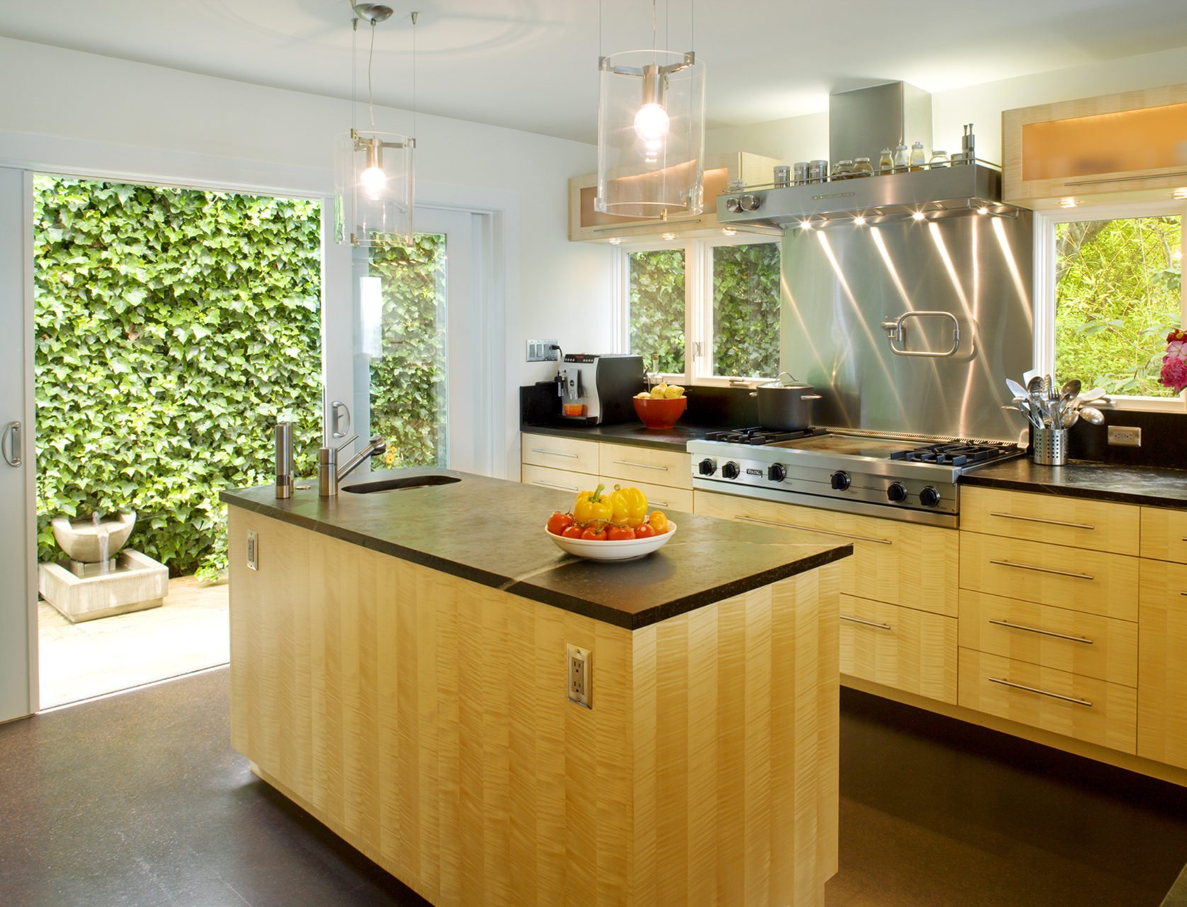 Image of natural light filled kitchen designed by Donnally Architects